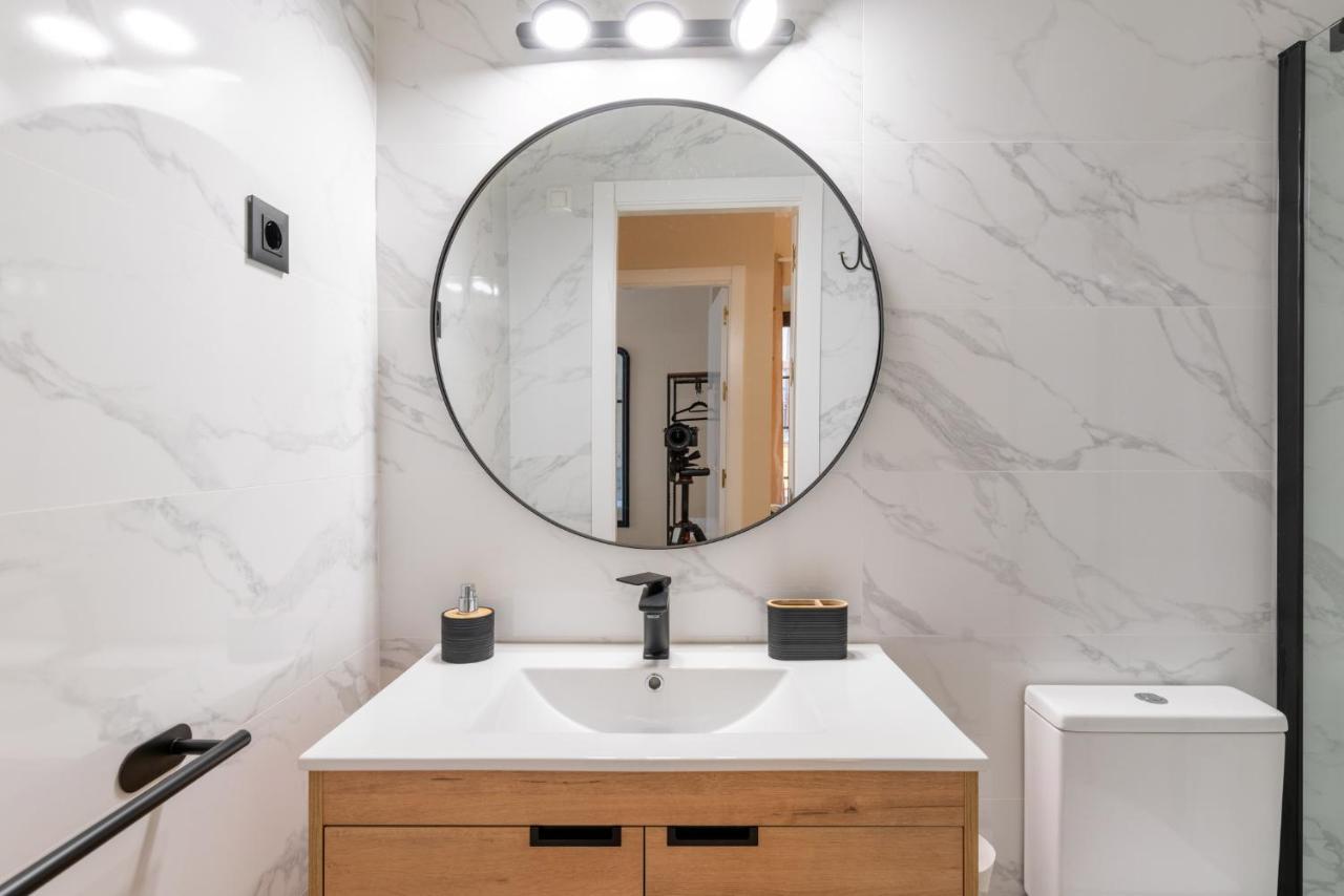 Precioso Y Moderno Apartamento En Centro De Sevilla Luaran gambar